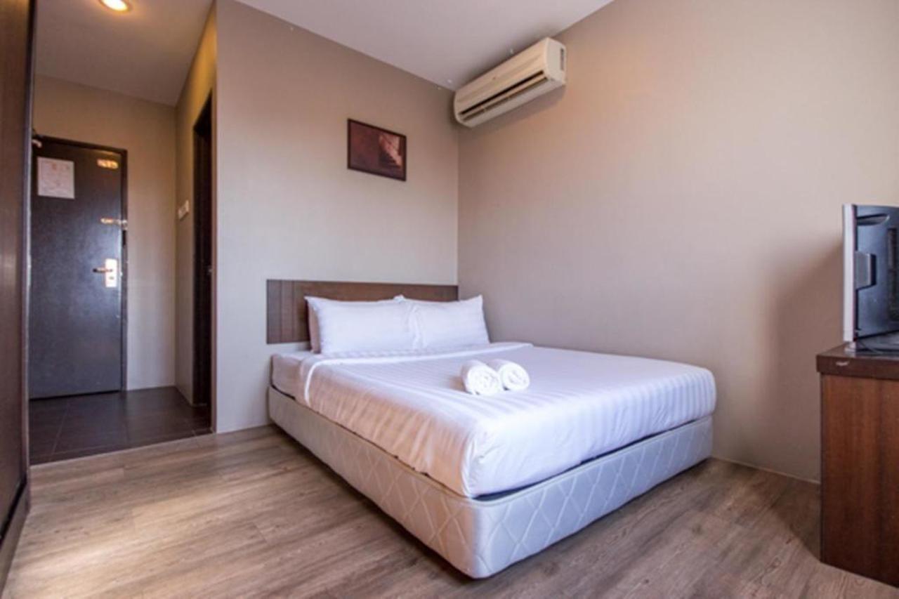 Chariton Hotel Butterworth Extérieur photo