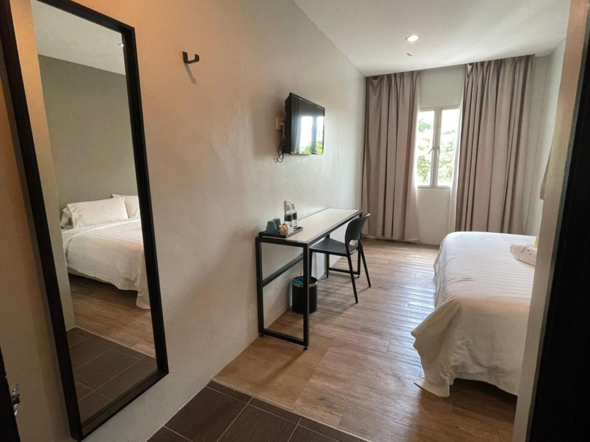 Chariton Hotel Butterworth Extérieur photo