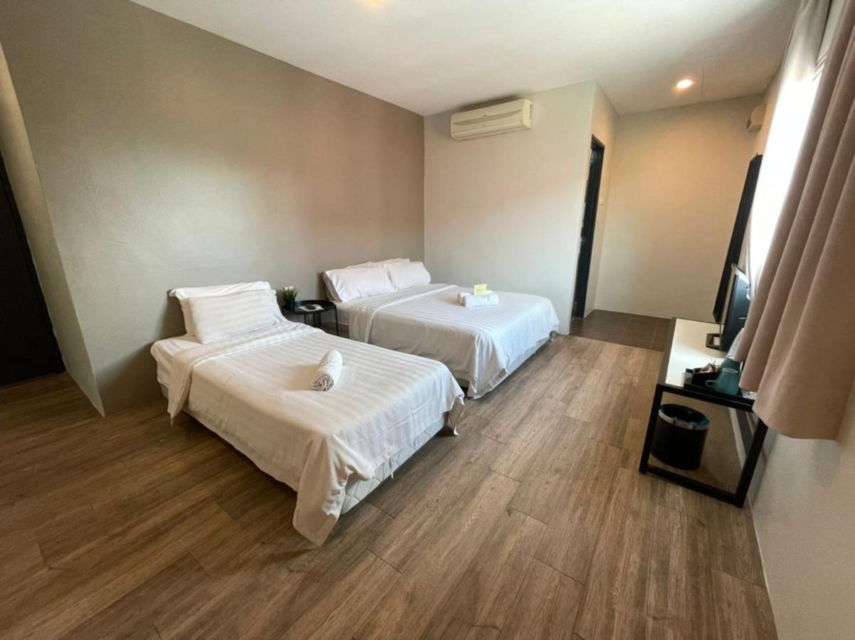 Chariton Hotel Butterworth Extérieur photo